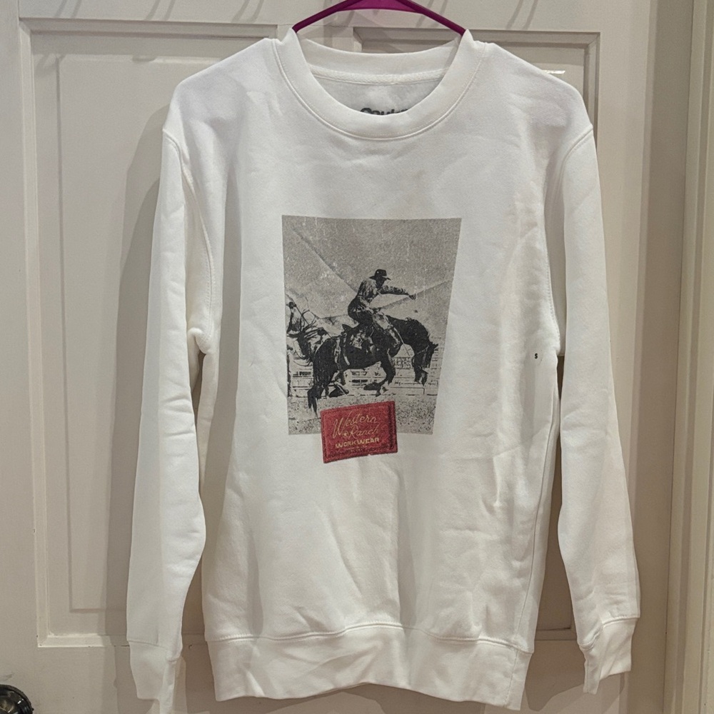 Tilly's White Crewneck Sweater with Graphic